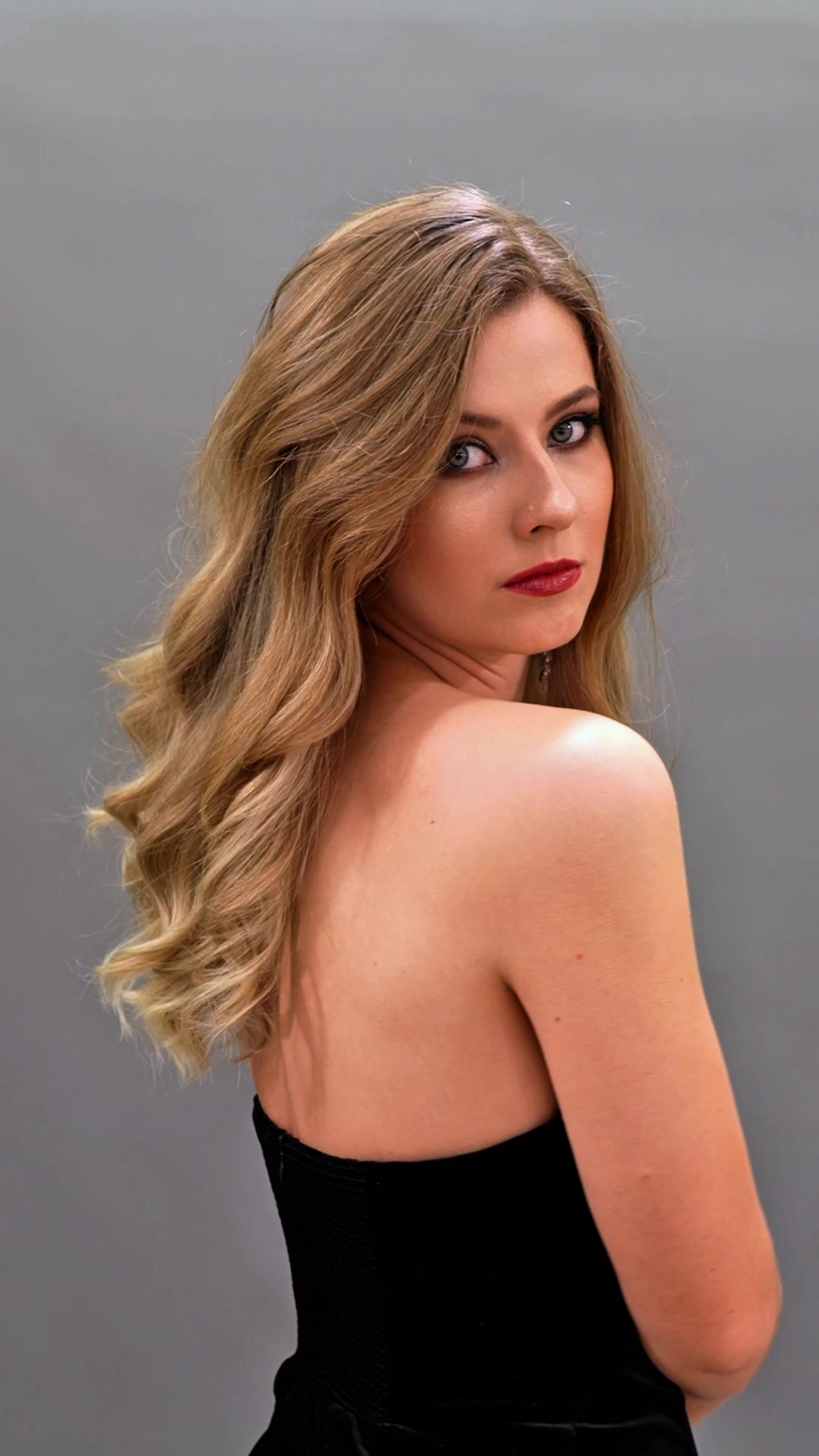 La tecnica Balayage con elementi verticali ed Hair Touch