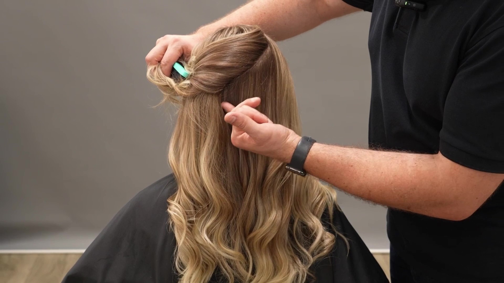 La tecnica Balayage con elementi verticali ed Hair Touch