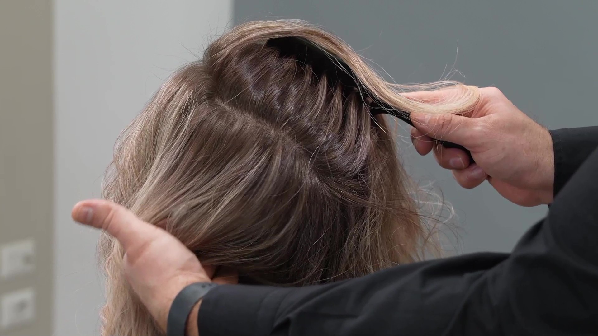 Shatush a tre gradazioni – Tecnica di Rimozione del Colore Cosmetico Scuro Senza Decolorazione